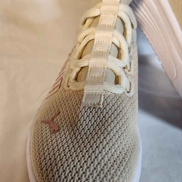 Vntg PUMA WOMENS SOFTRIDE SOPHIA COMFORT WALKING AND RUNNING SHOE SZ 7 - Picture 3 of 15